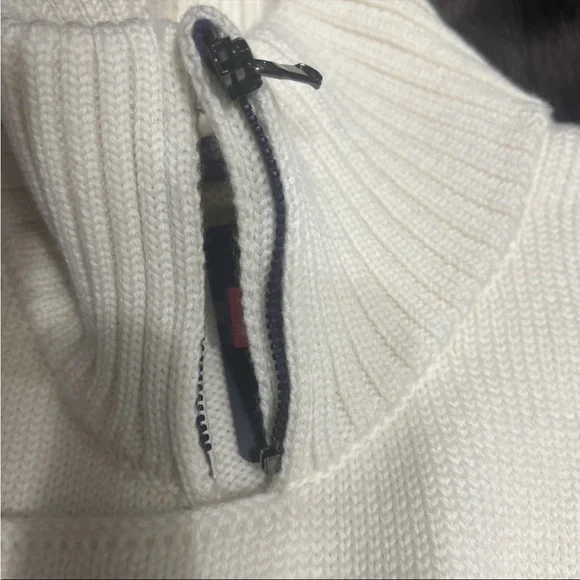 Elegant White Double-Breasted Zip-Up Sweater